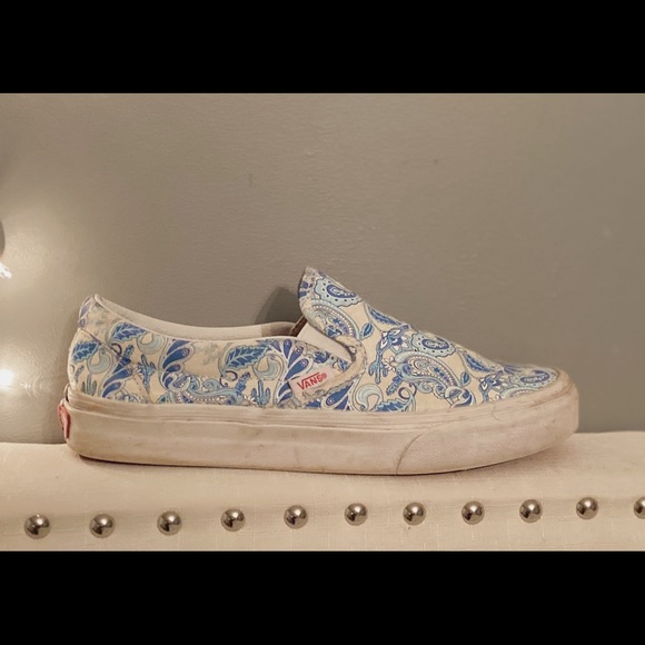 A little beat up but not horrible condition - Picture 2 of 4